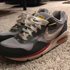 Nike air max tennis shoes